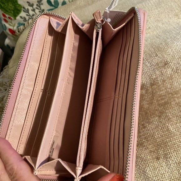 NWT Authentic Leather Coach large wallet pretty in pastel pink💗🛍️🎀👚 - Picture 4 of 5